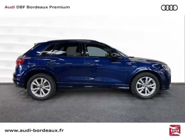 Audi Q3 35 tfsi 150 ch s tronic 7 s line plus — photo 8