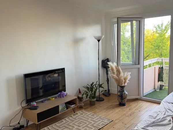 Apparement Suresnes dans un parc privé