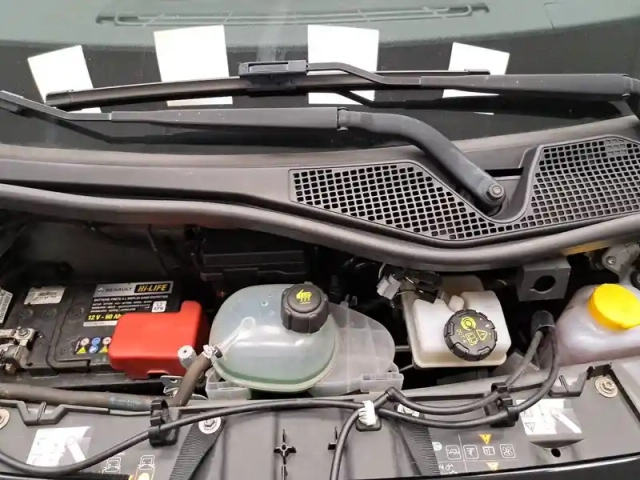 Renault Twingo iii sce 65 — photo 13