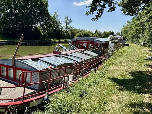Péniche 3 pièces 65 m²