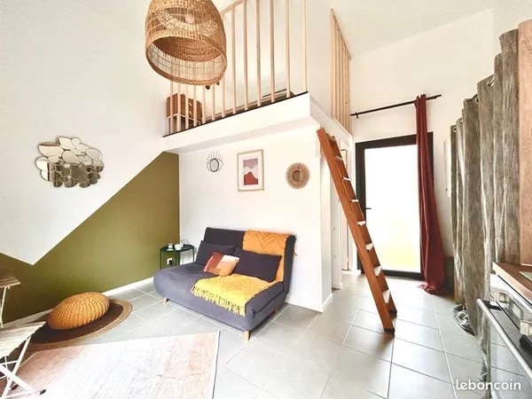 Studio climatisé avec terrasse - résidence sécurisée