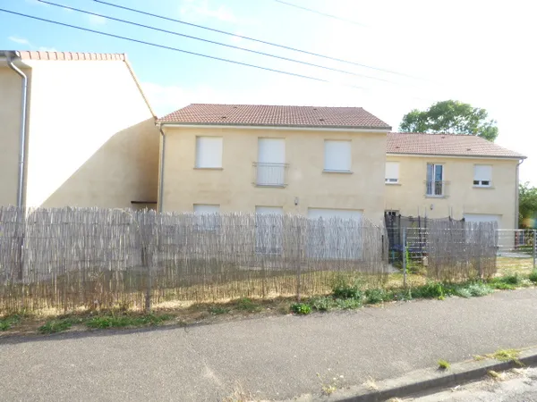 COLOMBEY LES BELLES : PAVILLON NEUF T5 A LOUER