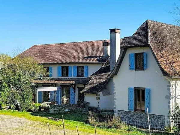 Maison 2 pièces 313 m²