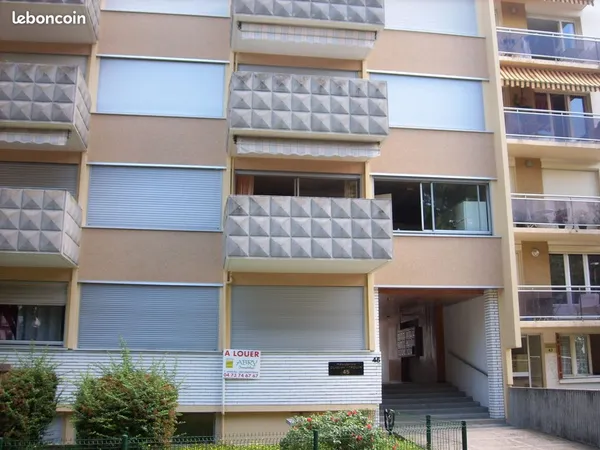 Studio meublé 32m2 Clermont centre BdF