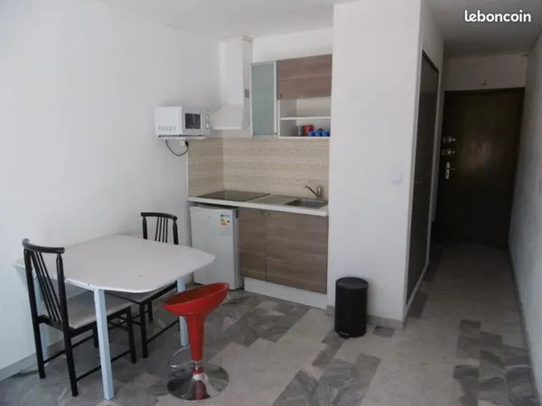 Studio 1 pièce 19 m²