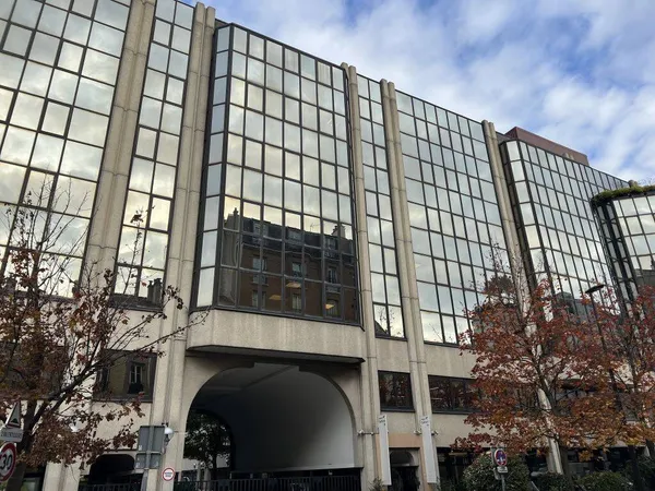 Bureaux 841 m²