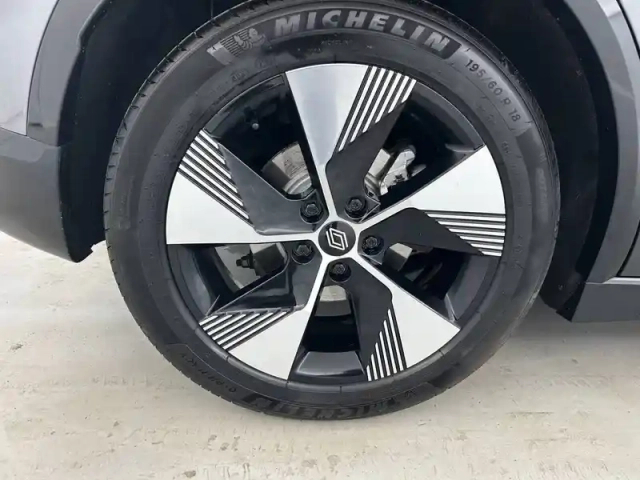 Renault Megane e-tech ev40 130ch standard charge — photo 48