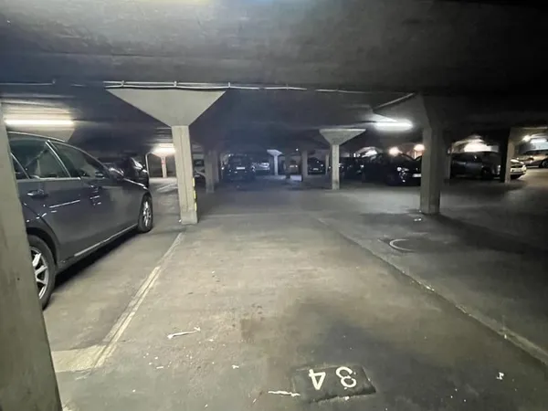 Parking 12 m²
