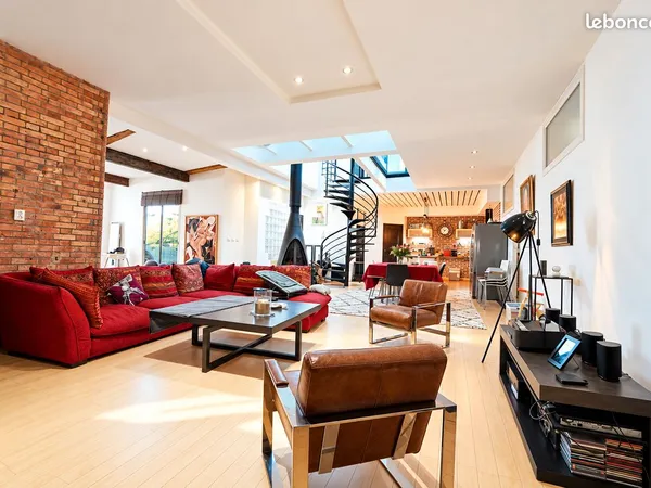Maison 8 pièces 226 m²