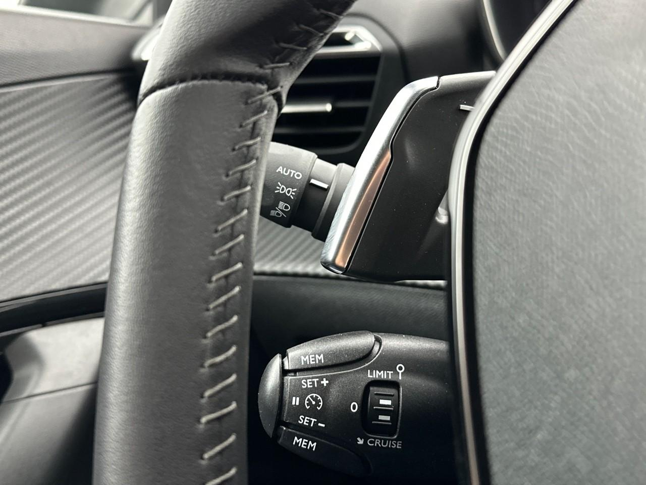 Peugeot 2008 puretech 130 s&s eat8 style — photo 19