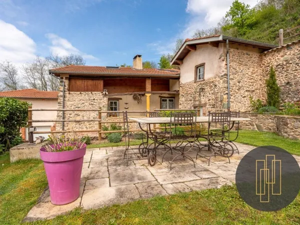 PROPRIETE ANCIENNE COURZIEU-TERRAIN DE 54 480 M2