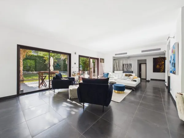 Vends maison récente - 236 m² - 6 pièces, 5 chambres - Rochefort-du-Gard France 30650