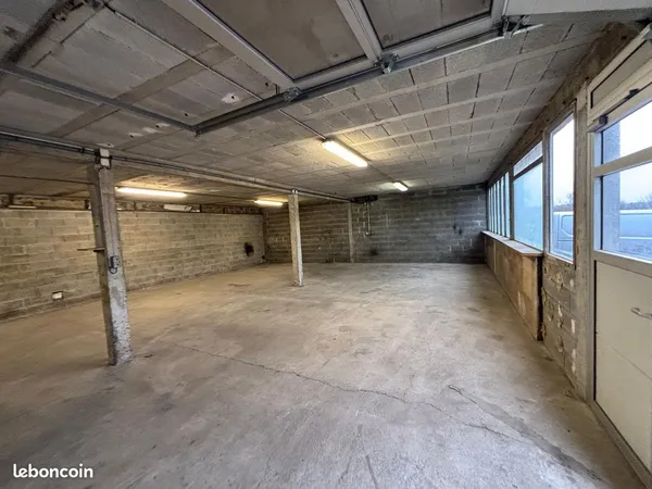 Atelier 170 m² Pluguffan
