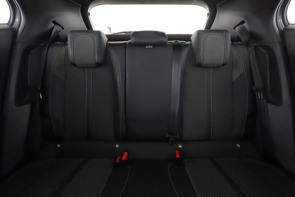 Peugeot 2008 Electrique GT 54 kWh — photo 14