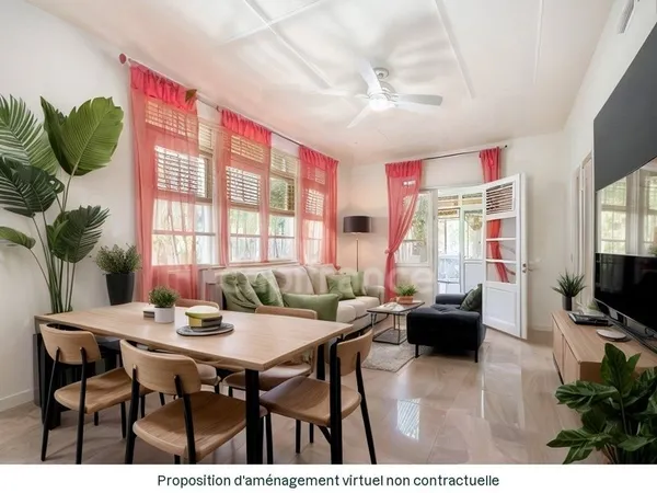Propriété rare avec maison + 3 logements indépendants - 1850 m² constructible - Basse-Terre centre
