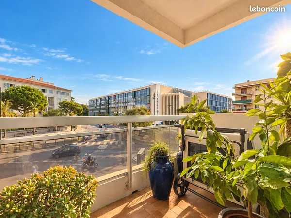Antibes - WILSON - AUDIBERTI - 3/4P - 83m2 - 3 balcons - Garage - Cave