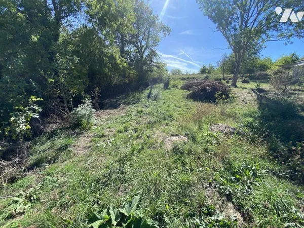 Terrain 552 m²