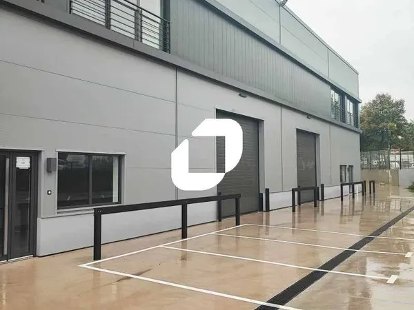 Local d'activité 620 m²