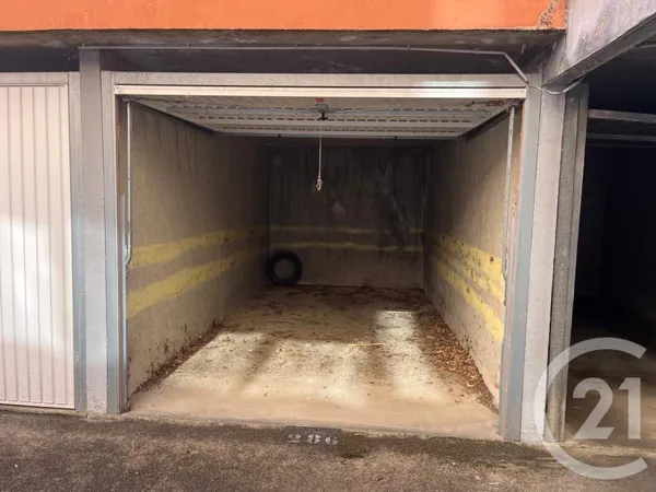 Garage/Parking
