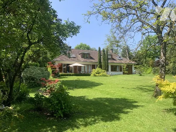 Maison 8 pièces 205 m²