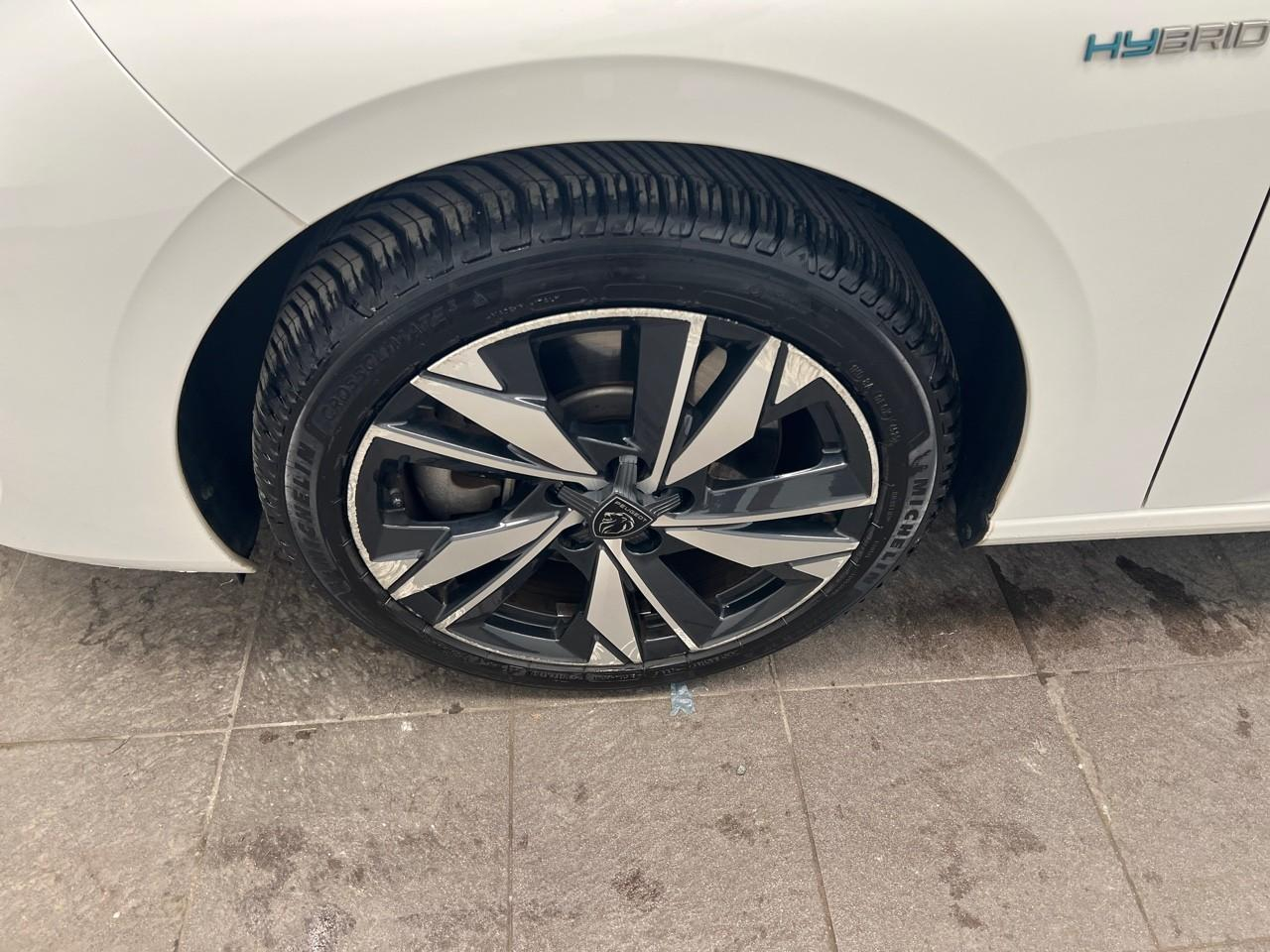 Peugeot 308 phev 180 e-eat8 active pack — photo 11