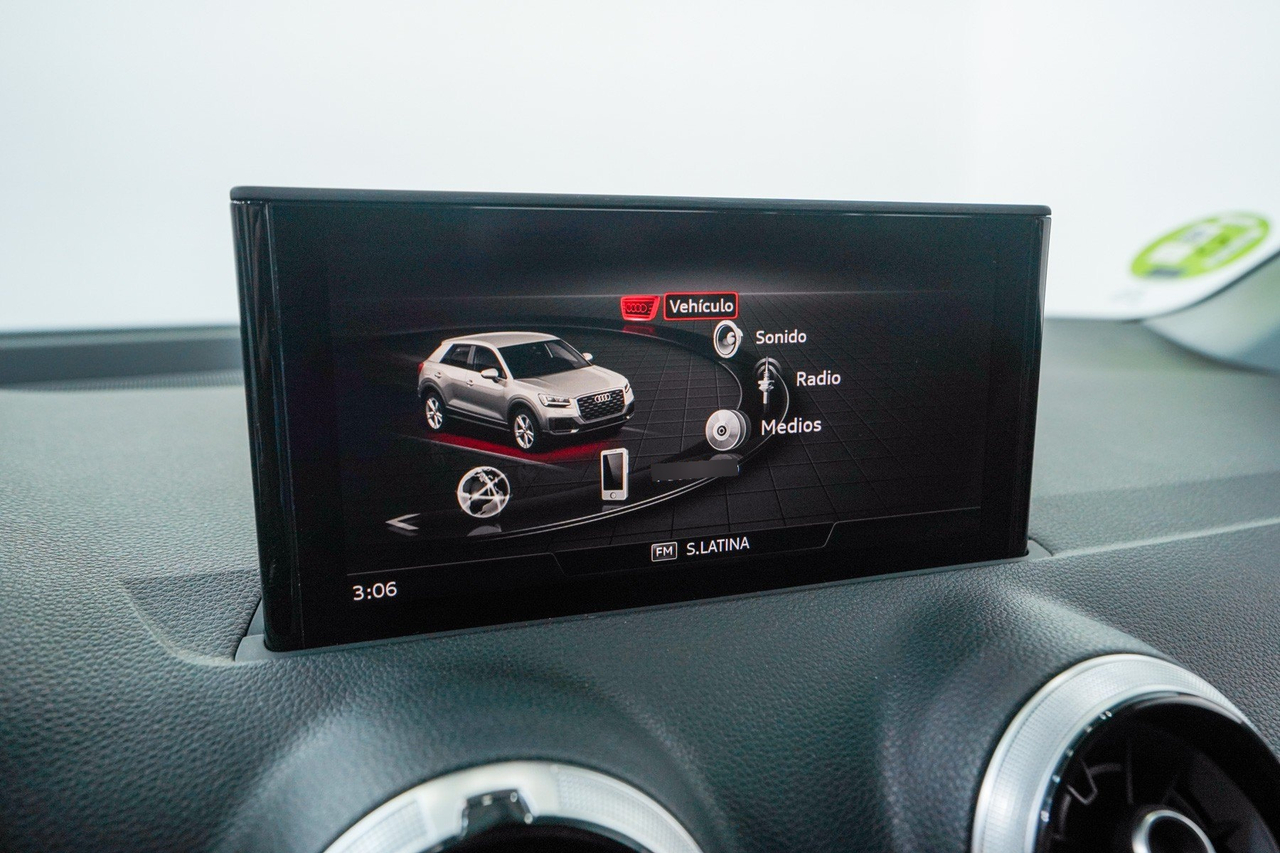 Audi Q2 — photo 28