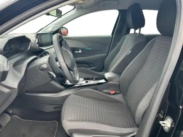 Peugeot 208 e- 136ch style — photo 10