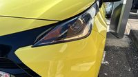 Toyota Aygo 1.0 VVT-i 69ch x-cite 3 Jaune Fizz 5p — photo 17
