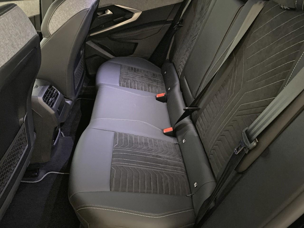 Peugeot 3008 hybrid 145 e-dcs6 gt — photo 10