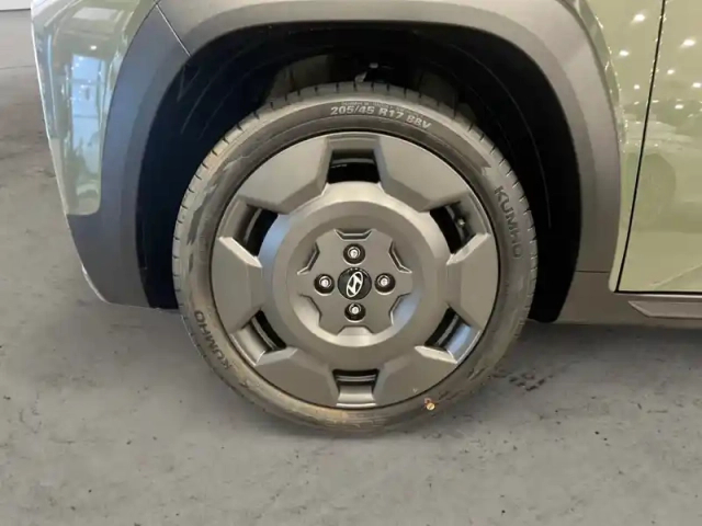 Hyundai Inster 49 kwh — photo 9