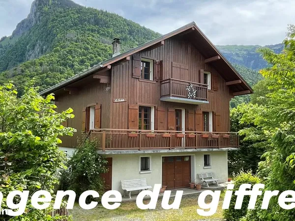 Propriété 10 pièces 140 m²
