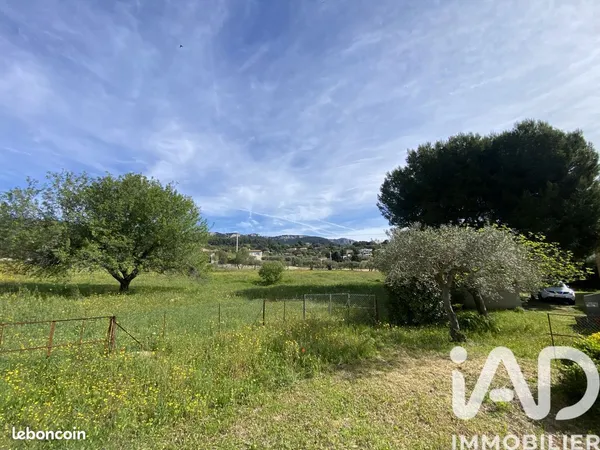 Terrain 1676 m² Ollioules