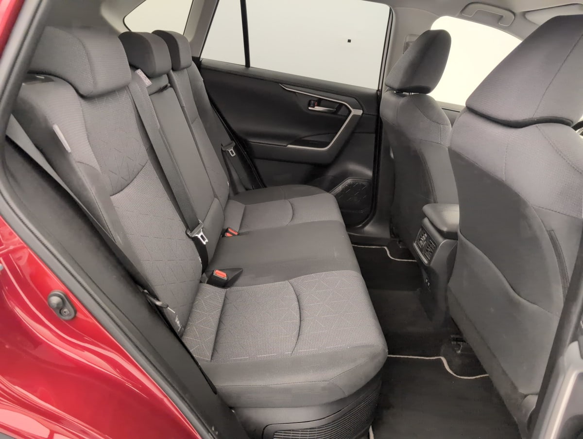 Toyota RAV 4 — photo 9