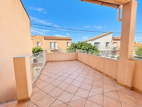 APPARTEMENT T4 DE 74 M² AVEC GRANDE TERRASSE ET 2 STATIONNEMENT