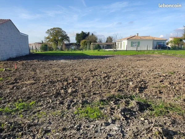 Terrain 847 m² - SEMUSSAC