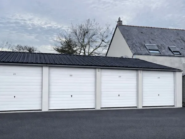 A VENDRE Lot de 50 Box , Pré commercialisation Angers