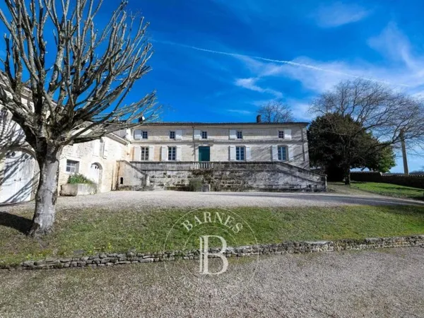 Domaine en pleine nature - Ancienne propriété viticole de 5,8 he