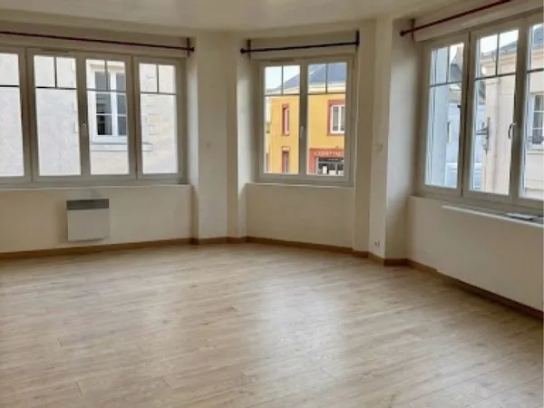 T3 60m2 1er étage non-meublé centre du Pellerin