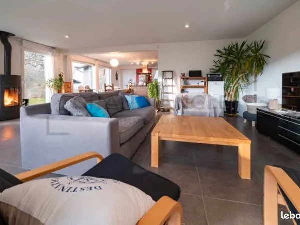 Maison familiale 156 m² + piscine - 3 ch. + mezzanine - Cernex