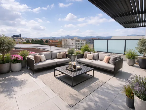HABITABLE DE SUITE : dernier étage avec une SUPERBE TERRASSE §