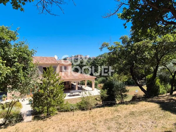 Propriété 8 pièces 267 m²