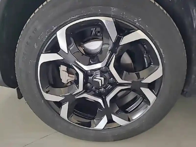 Citroën C5 Aircross hybride 136 e-dcs6 — photo 55