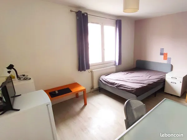 Belle chambre gare Cergy st Christophe (Féminin exclusif)