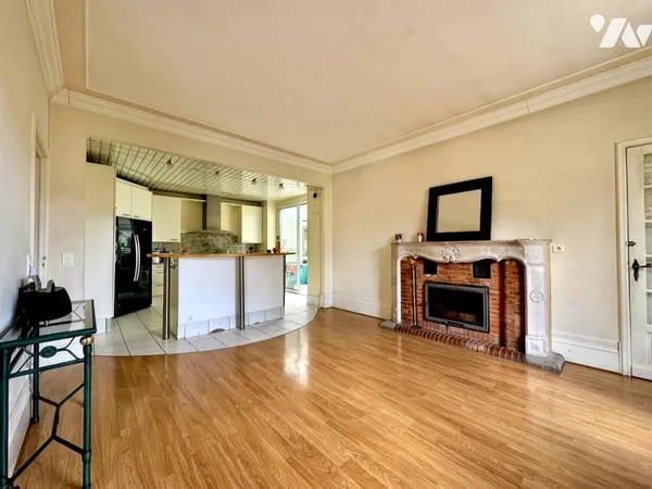 Maison 7 pièces 266 m²