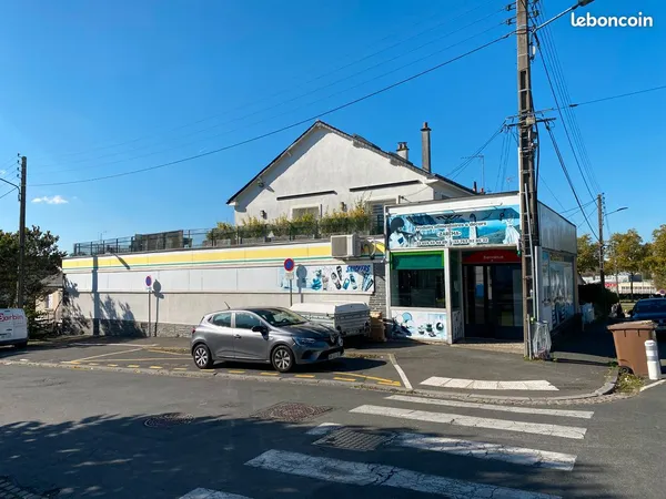 Local commercial 190 m2 quartier Angers Doyenné
