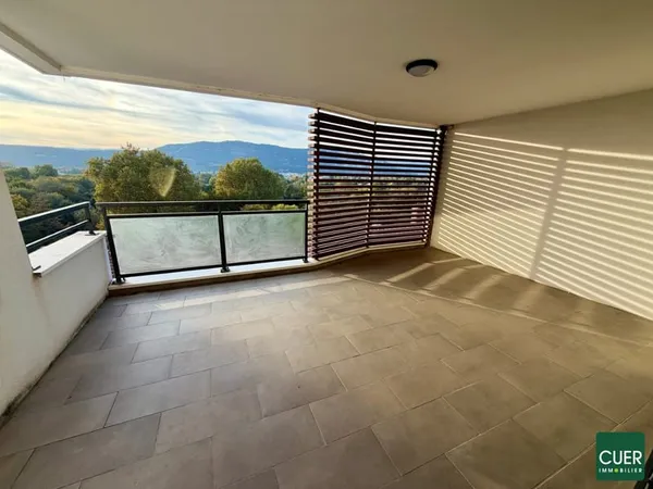 Maurice Faure - T3 avec terrasse, garage et parking.