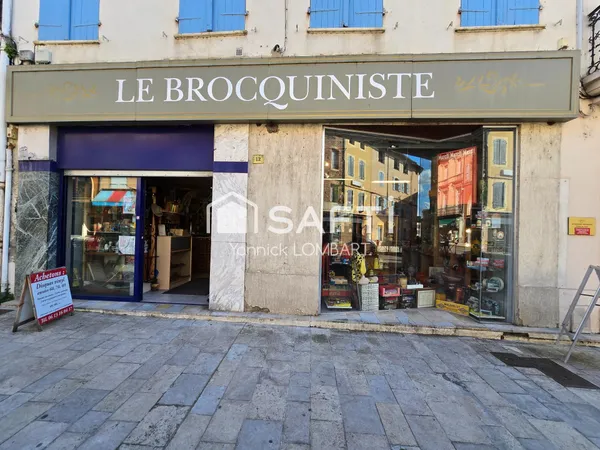 Local commercial 143 m² avec locataire en 3/6/9