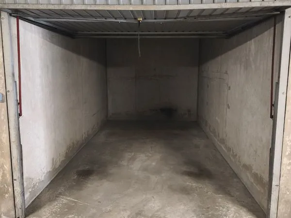 Vend box fermé Les Carrés et les Hormes
