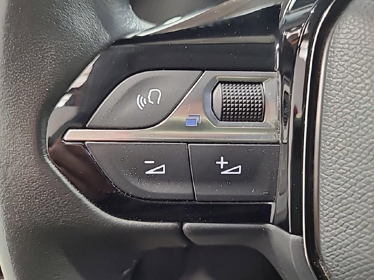 Peugeot 2008 electrique 136 ch allure pack — photo 19