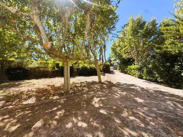 Trois lucs, beau terrain de 519 m² bien exposé